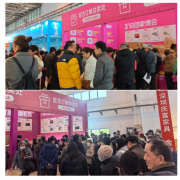 正在琳琅满目展厅间穿越
